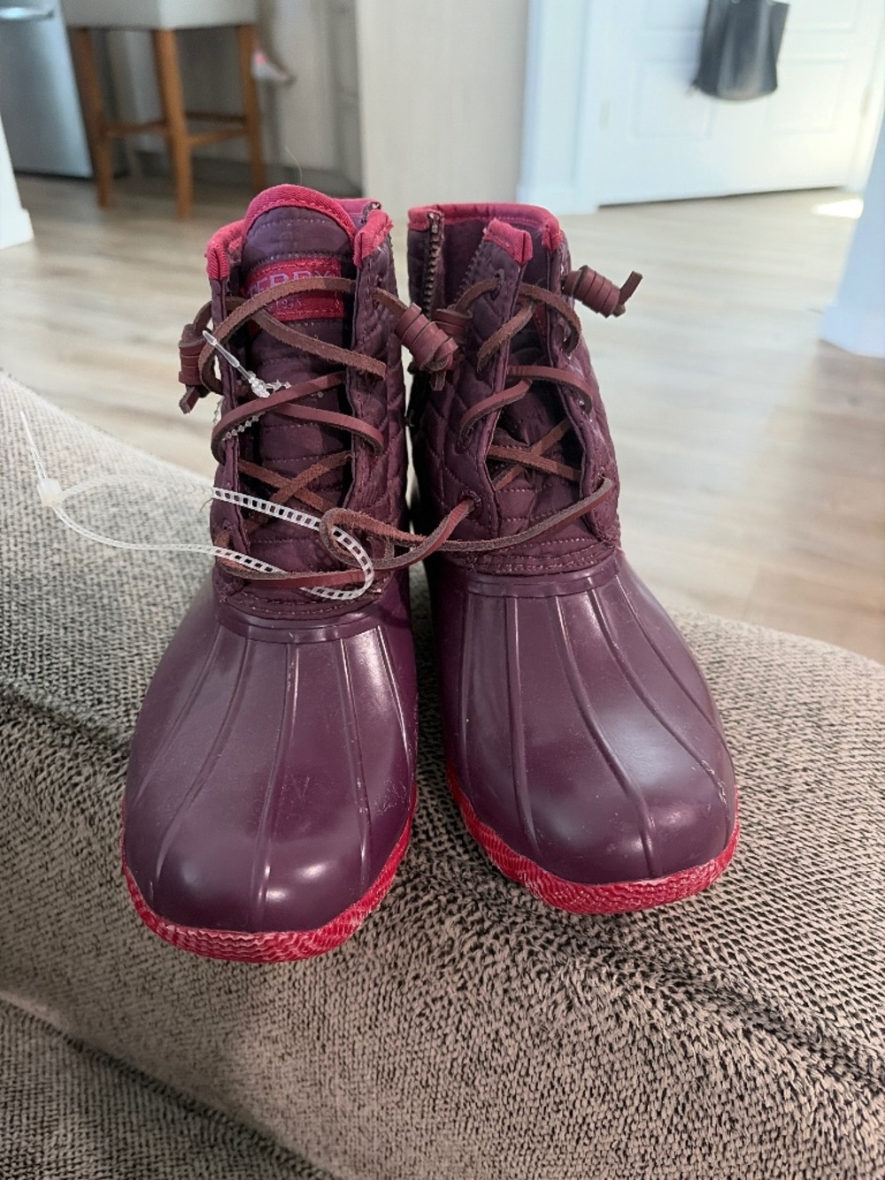 Sperry youth size 4